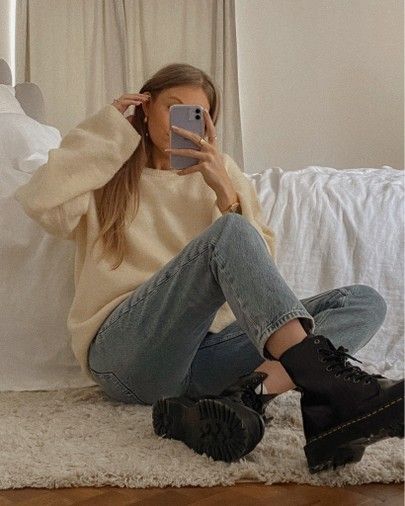 Cosy Winter Outfits, Dr Martens Outfit, Yellow Jumper, Jeans Winter, Outfits Cold, Jeans Outfit Winter, Cosy Winter, Casual Winter Outfits, Winter Fashion Outfits