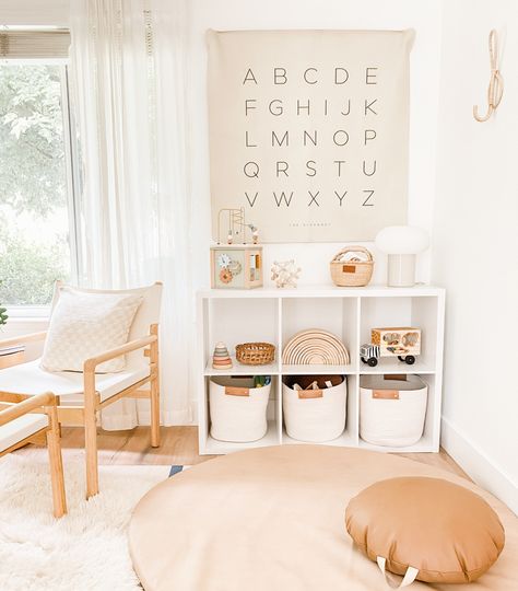 Playroom Off Of Living Room, Small Playroom Ideas Minimalist, Modern Playroom Rug, Playeoom Storage, Toddler Storage Ideas Toy Organization, Small Playroom Montessori, Simple Toy Room, Minimalist Playroom Decor, Toddler Toy Storage Living Room