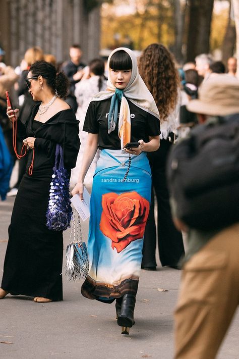 La Fashion Los Angeles Street Style, Mexico City Street Style, Fruits Fashion, Mixing Patterns Fashion, Pattern Mixing Outfits, Los Angeles Street Style, City Street Style, Los Angeles Street, Pattern Outfits