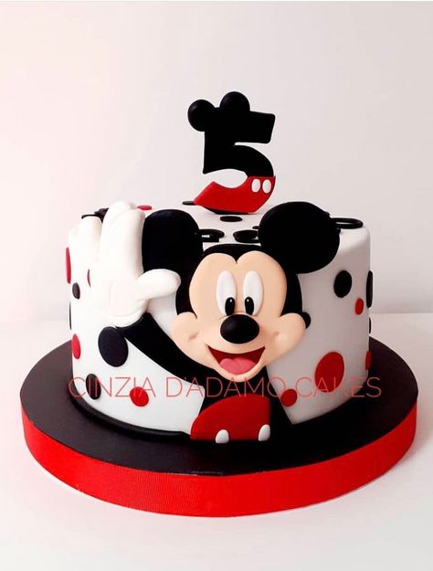 Mickie Mouse Cake, Whimsical Birthday Cake, Bolo Do Mickey Mouse, Mickey Birthday Cakes, Γενέθλια Mickey Mouse, Mickey Mouse Birthday Decorations, Mouse Birthday Cake, Mickey 1st Birthdays, Mickey Mouse Birthday Cake