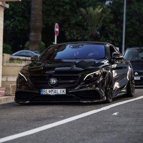 #mercedes #mercedesbenz #benz #amg #blacklove #thebestornothing Mercedes Brabus, Cls 63, C 63 Amg, Mercedes Suv, مرسيدس بنز, Monster Car, Mercedes Cls, Mercedes G Wagon, Mercedes Benz Gla