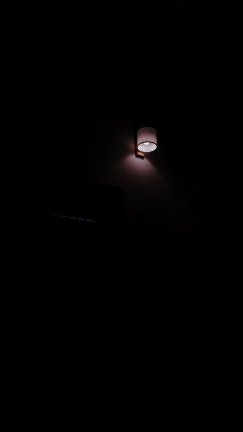 Night Lamp Bedroom Wall, Instagram Story Ideas Aesthetic Night, Night Room Snap, Dark Snap, Perjalanan Kota, Love Wallpaper Backgrounds, Sky Photography Nature, Cute Tumblr Pictures, Story Ideas Pictures