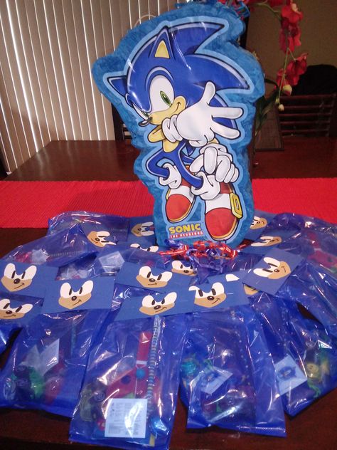 Sonic The Hedgehog Treat Bags with Pinata Hedgehog Treats, Loot Bags, Game Themes, Car Cake, Sonic Art, Treat Bags, Sonic, Themed Cakes, Sonic The Hedgehog