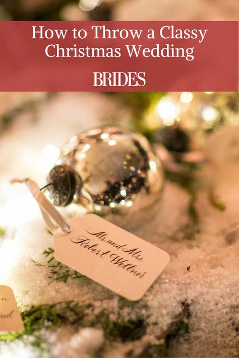 Wedding Decor Christmas Theme, Small Christmas Wedding At Home, Christmas Wedding Reception Decorations, Christmas Wedding On A Budget, December Wedding Reception Ideas, Vintage Christmas Wedding Ideas, Subtle Christmas Wedding, December Wedding Ideas Decoration, Christmas Themed Wedding Reception