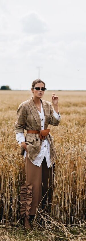 Free Online Image Editor Moda Safari, Fall Shoot, Mode Editorials, Calvin Klein 205w39nyc, Wheat Field, Ethical Fashion Brands, Fashion Photography Inspiration, Fall Photoshoot, Safari Style