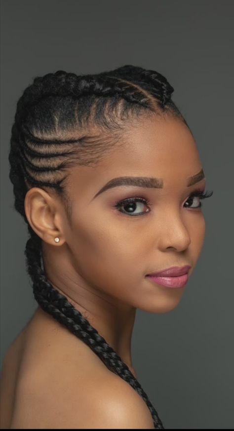 Simple Straight Back Cornrows, 2 Braids With Ponytail, Snoopy Hairstyles For Black Women, Mohawk Cornrow Hairstyles, Freehand Hairstyle For Black Women, Latest Hair Braids, Chunky Braids, Lemonade Braids Hairstyles, Cornrows Braids For Black Women