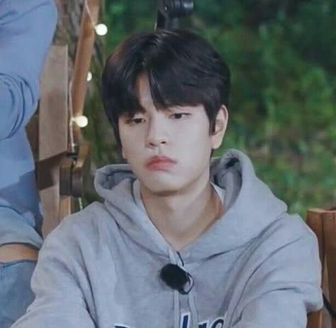 Seungmin Crying, Kids Singing, I Believe In Love, When I See You, Kim Seungmin, Laugh A Lot, I Want To Cry, Stray Kids Seungmin, Bias Wrecker