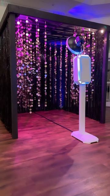 360 Selfie Booth, Photobooth Ideas Events, Neon Photobooth, Backdrop Business, Crystal Backdrop, Selfie Backdrop, Selfie Room, Backyard Tent Wedding, Marketing Activations