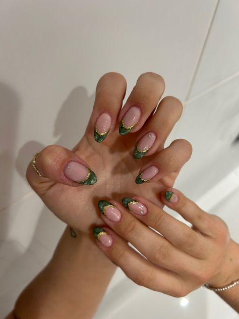 Green And Gold And White Nails, Nail Inspo Green And White, Green And White French Nails, Green French Tip Design, Dark Green And Gold French Tip Nails, Emerald Green And Gold Nail Ideas, Silver Foil French Tip Nails, Emerald Green Bridal Nails, Simple Green And Gold Nails