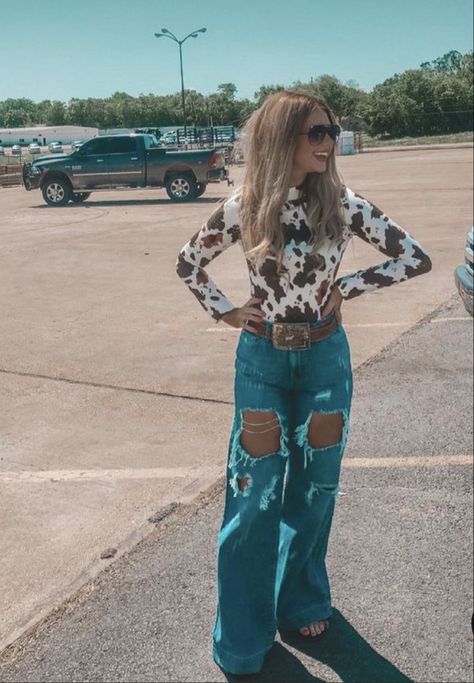 Cody Johnson Concert Outfit Ideas, Birthday Outfit Country, Cute Western Outfits Women Fall, Outfits To Wear To A Rodeo, Buckle Bunny Outfits Country, Shein Country Outfits, Rodeo Fits For Women, Country Concert Fits Winter, Rodeo Mom Outfits