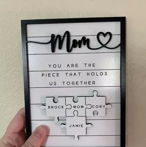 puzzle sign Handmade Gift For Mothers Day Diy Ideas, Gift For Mama Birthday, Painting Gift Ideas For Mom, Creative Gifts For Mom Birthday, Diy Mom Gifts Christmas, What To Make Your Mom For Christmas, Motherdays Gift Ideas, Christmas Present Ideas For Mum, Mother Christmas Gift Ideas