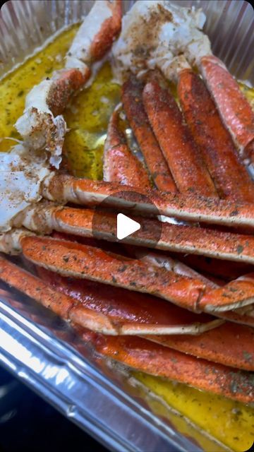 Snow Crab Legs Recipe Baked, Crab Leg Recipes Boiled, King Crab Legs Recipe, Seafood Entree, Crab Legs On The Grill, Crab Bake, Crunchwrap Recipe, Cooking Crab Legs, Cooking Crab