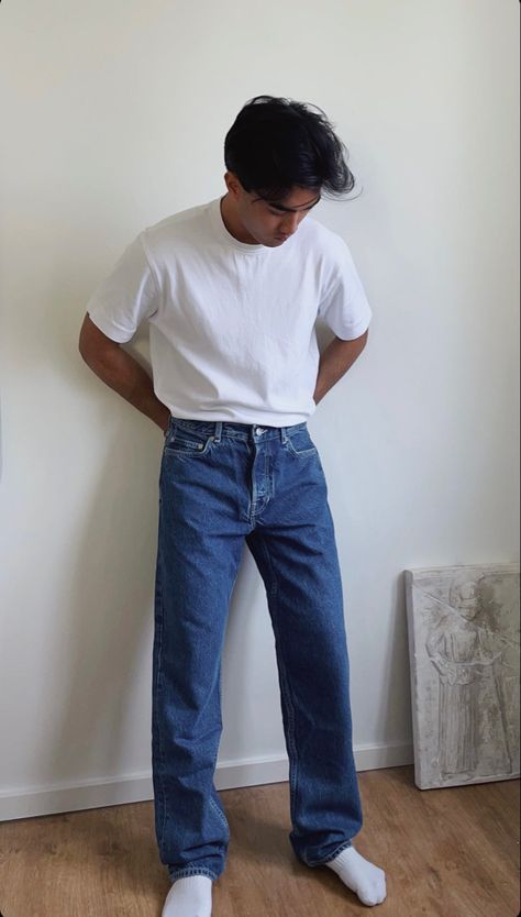 Men’s Outfit With Blue Jeans, Clean Men Aesthetic Outfits, Lose Fit Jeans Outfit Men, Basic Outfit Men Aesthetic, Clean Outfit Aesthetic Men, Blue Outfit Inspo Men, Men’s Straight Leg Jeans Outfit, Elevated Basics Men, Men Straight Jeans Outfit