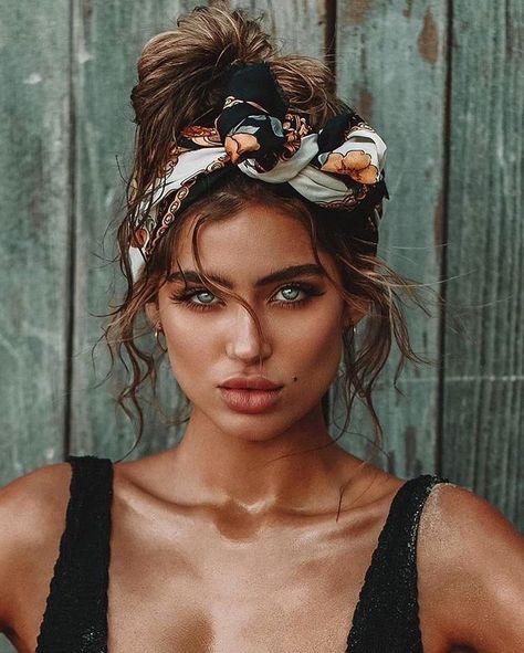 Worldwide Gypsies 🌙💫 NYc on Instagram: “Babe is 🔥  Happy Sunday ✨  Comment anything this photo makes you think about... #selflove” Hairstyles Instagram, Instagram Hairstyles, Hair Scarf Styles, Hairstyles Curly, Hair Updo, Short Curly Hair, Curly Hairstyles, Curly Hair Styles Naturally, Headband Hairstyles