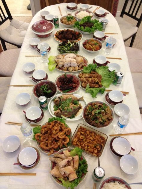 Chinese New Year Feast Korean Food Table Set Up, Chinese Dinner Table Setting, Chinese New Year Dinner Table, Vietnamese New Year Food, Korean Dinner Table, Chinese Dinner Table, Lunar New Year Dinner, Chinese Feast, Event Moodboard