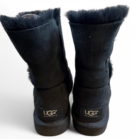 Ugg Women's Bailey Button II High-Top Sheepskin Warm Boot size 6 

Embellished with a wood-button closure, this plush sheepskin boot is more versatile than ever – fasten for extra warmth, or fold down for a full, fluffy collar. Finished with our signature sole for added cushioning, traction, and durability, it pairs with silky dresses or overalls and a tee.
#ugg #uggbailey #uggsshoe #shoes #sneaker Silky Dresses, Ugg Bailey, Warm Boots, Sheepskin Boots, Womens Ugg Boots, Silky Dress, Ugg Australia, Womens Uggs, Ugg Shoes