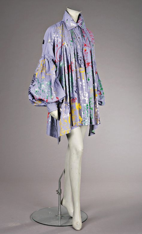 Vivienne Westwood, 1992 ~ Painter's smock style Structured Fashion, Artist Smock, Art Smock, Altered Clothing, Shirt Inspiration, Childs Play, Dress Photo, That Dress, Vintage Outfit