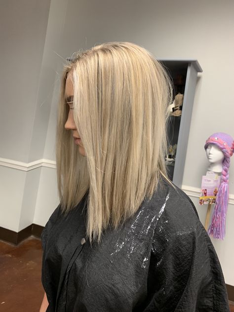 Long Bob Blonde With Lowlights, Long Lob Haircut Straight Fine Hair, Blonde With Lowlights Straight Hair, Blonde Long Bob Hairstyles, A Line Bob Long, Bright Blonde Lob Hair, Bright Blonde Balayage Straight Hair, Blonde A Line, Blonde With Minimal Lowlights