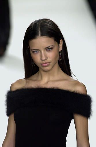 Adriana for Ralph Lauren, F/W 200 Adriana Lima Style, Adriana Lima Young, Ralph Lauren Fall, 얼굴 그리기, Vs Fashion Shows, Vs Models, 90s Models, Model Aesthetic, 90s 00s