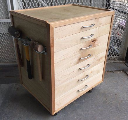 Rolling tool chest Wooden Tool Cabinet, Diy Wood Chest, Wood Tool Chest, Tool Chest Organization, Chests Diy, Tool Box Diy, Wood Tool Box, Tool Chests, Rolling Tool Box