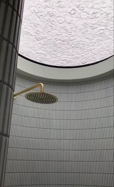 Shower Skylight, Skylight Bathroom, Shower Video, Skylight Design, Skylight Kitchen, Skylight Window, House Window, Toilet Design, Glass Roof