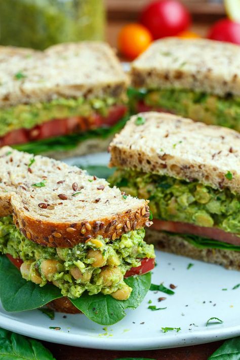 Chickpea And Avocado, Avocado Sandwich Recipes, Smashed Chickpea, Avocado Sandwich, Vegetarian Sandwich, Healthy Sandwiches, Vegan Sandwich, Chapati, Soup And Sandwich