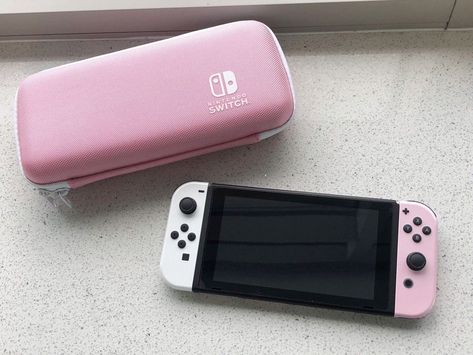 Nintendo Lite, Kawaii Games, Nintendo Switch Case, Nintendo Switch Accessories, Gaming Room Setup, Gamer Room, Video Game Room, Game Room Design, Ipad 4