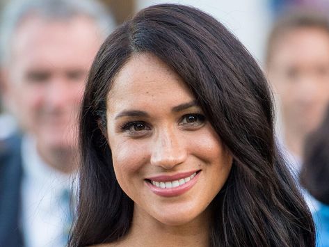 Fans On Instagram Think Meghan Markle Might Have 'Gotten A Nose Job' Shirt Over A Dress, Suits Actress, Africa Tour, Dark Sunglasses, Under The Knife, July 14th, Natural Aging, Nose Job, Style Inspiration Summer