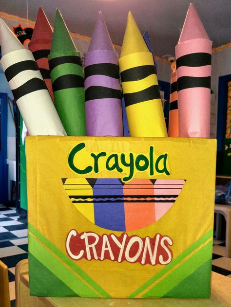 DIY Crayon Box Crayola Box, Homecoming 2024, Homecoming Floats, Diy Crayons, Crayon Painting, Spoon Crafts, Christmas Gift Exchange, Preschool Graduation, Crayola Crayons