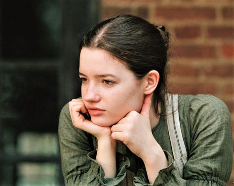 Mary Bennet - Talulah Riley (Pride & Prejudice, 2005) Tallulah Riley, Rilla Of Ingleside, Mary Bennet, Bennet Sisters, Talulah Riley, St Trinians, Pride And Prejudice 2005, Jane Austen Books, Love Boat