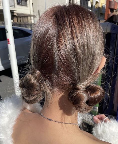 Old Preppy Hairstyles, Hair Updo Aesthetic, Two Ponytail Hairstyles, Hair Stylies, Work Hairstyles, Hair Stylist Life, Dream Hair, Beach Hair, Aesthetic Hair