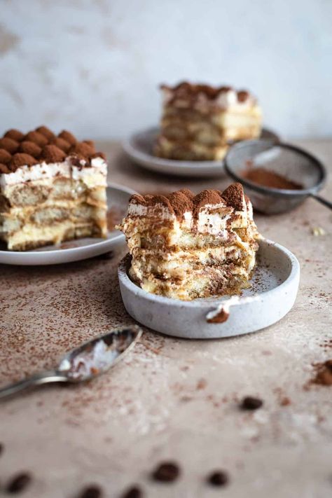 Authentic Tiramisu Recipe, Authentic Italian Tiramisu Recipe, Italian Tiramisu Recipe, Tiramisu Recept, Italian Tiramisu, Tiramisu Cake, Tiramisu Recipe, Italian Desserts, Authentic Italian