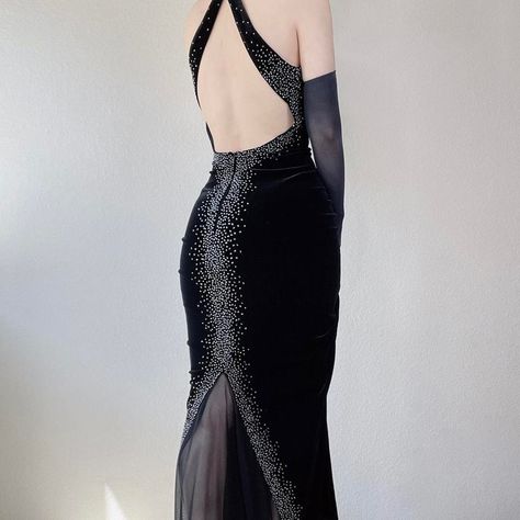 Retro Muse, Dream Prom Dress, Dream Prom, Black Prom Dress, Prom Dress Inspiration, Temporarily Closed, Gown Prom, Beaded Gown, Y2k Black