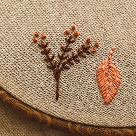 Embroidered Fall Leaves, Simple Autumn Embroidery, Fall Tree Embroidery, Easy Fall Embroidery, Embroidery Designs Fall, Fall Leaves Embroidery, Autumn Leaves Embroidery, Maple Leaf Embroidery, Fall Embroidery Designs