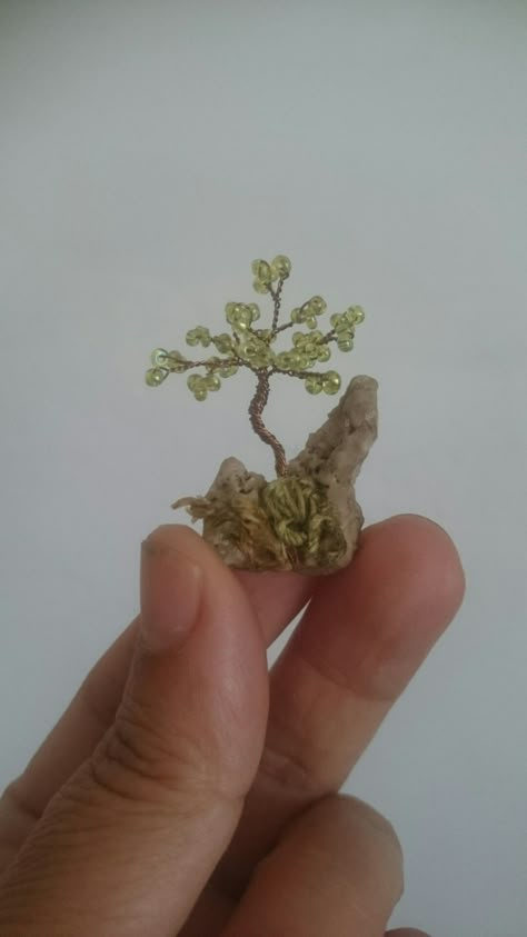 Crystal Tree Diy, Bead Trees, Gem Tree, Copper Wire Crafts, Bonsai Wire, Wire Bonsai, Bonsai Soil, Copper Wire Art, Garden Rock Art