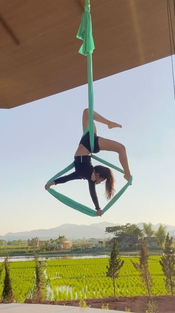 Aerial Silks Aesthetic, Arial Silks, Ariel Silks, Aerial Sling, Aerial Gymnastics, Circus Aesthetic, Aerial Silk, Dance Aesthetic, Aerial Hammock