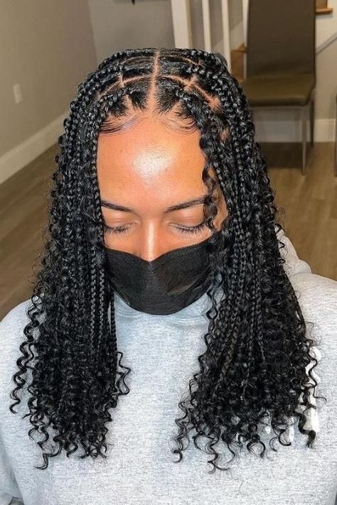 Goddess Knotless Braids Shoulder Length, Knotless Goodness Box Braids, Knotless Braids Hairstyles Medium Length, Medium Length Braids Hairstyles, Shoulder Length Bohemian Box Braids, Medium Knotless Braids Shoulder Length, Knotless Box Braids Curls, Boho Shoulder Length Hair, Shoulder Length Knotless