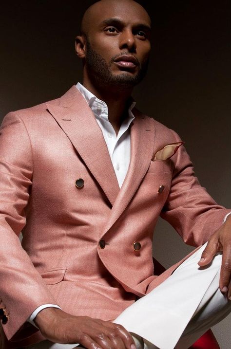 Salmon pink beautifully tailored Double Breast jacket Terno Slim Fit, Dark Skin Men, Well Dressed Man, Mens Fashion Blog, Pink Suit, Traje Casual, Sharp Dressed Man, Black Men Fashion, Well Dressed Men