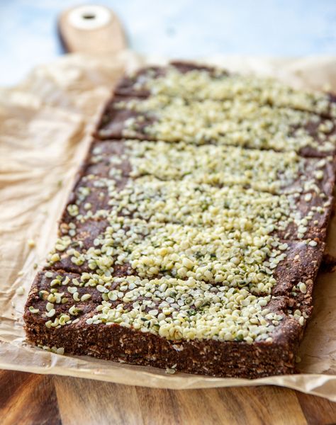 The World's Best Cacao Hemp Seed Bars Cacao Protein Balls, Seed Cycling Bars, Raw Cacao Recipes, Menstrual Snacks, Hemp Seeds Recipes, Nut And Seed Bars, Seed Bars Recipe, Hemp Hearts Recipes, Superfood Bars