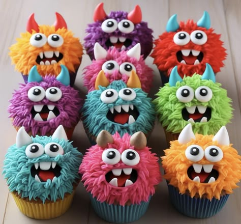 Hello Yummy, Vegan Halloween Treat, Pasteles Halloween, Halloween Deserts, Halloween Cake Decorating, Dulces Halloween, Birthday Cake Decorating Ideas, Monster Cupcakes, Halloween Food Treats