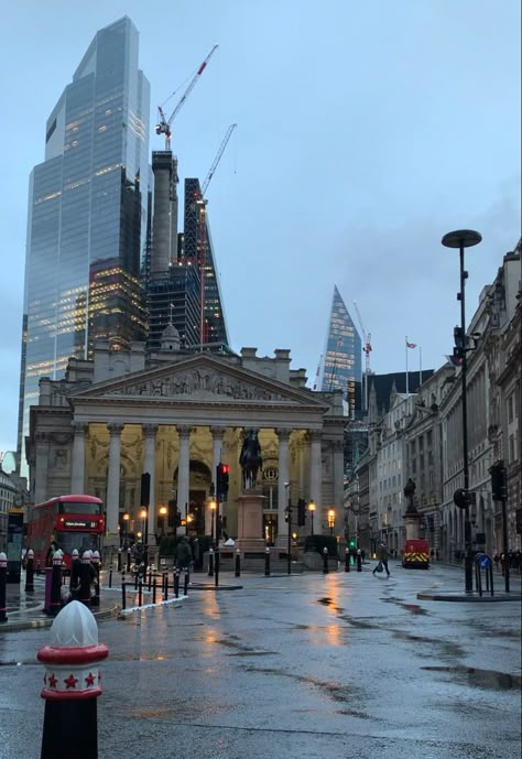 Rainy London Aesthetic, Rainy London, London Red Bus, Life In London, Aesthetic London, London Vibes, Day In London, London Dreams, London Red