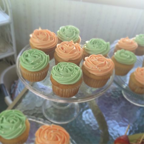 Peach And Green Gender Reveal, Gender Reveal Sage Green And Pink, Sage Green Cupcakes Baby, Sage Green And Pink Cupcakes, Mint Baby Shower Ideas, Green And Peach Wedding, Peach Dessert Table, Mint Green And Peach Wedding, Mint Green Wedding Cake