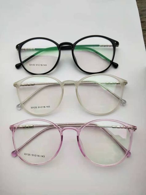 Wayfarer Glasses Women, Glasses Frames For Girl, Clear Glasses Frames Women, Cute Glasses Frames, Glasses Frames Trendy, Classy Glasses, Wayfarer Glasses, Fancy Glasses, Clear Glasses Frames