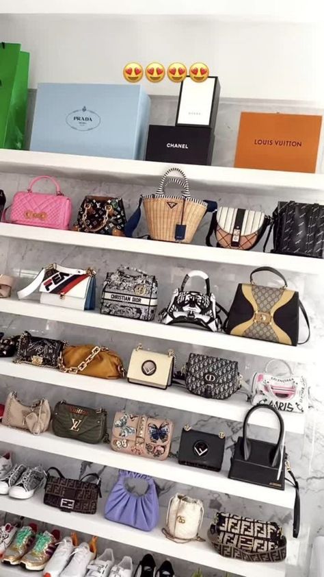 Designer Bag Collection Closet, Bag Wall Display, Hand Bag Organization, Purse Wall Display, Handbag Display Ideas, Cozy Car Interior, Purse Room, Bag Cabinet, Purse Wall