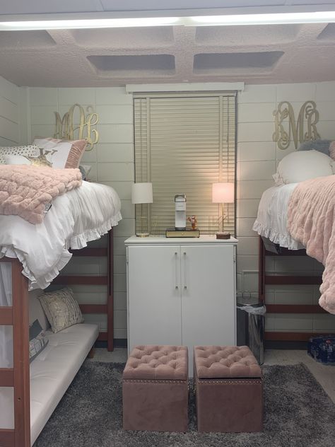 Miller dorm LSU Miller Hall Lsu Dorm, West Laville Lsu Dorm, Lsu Miller Dorm Room Ideas, Lsu Dorm Room Ideas, Lsu Dorm, Sorority Row, Dorm Room Layouts, Dorm Stuff, Pink Dorm