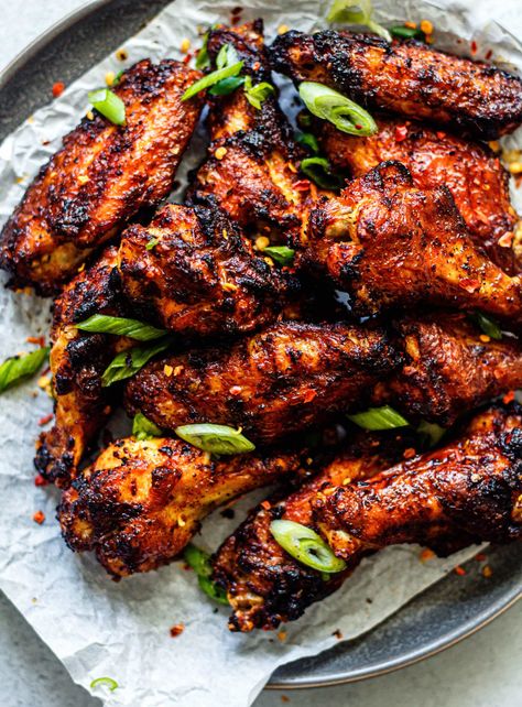 Crispy Wings Recipe, Curry Chicken Wings, Wing Wednesday, Red Curry Chicken, Grilled Chicken Wings, Crispy Chicken Wings, Chicken Curry Salad, Baked Chicken Wings, Chicken Wing Recipes