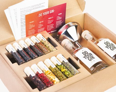 ✅ MUST-TRY GIFT FOR GIN LOVERS - Warm up their cold Christmas and their hearts on birthdays or Valentine's Day with a gin kit that allows for the invention of unique and personal gin character and taste. ✅ ONE-OF-A-KIND HOMEMADE DRINK - Play with various botanical mixes and craft your very own special blend or let us inspire you and follow one of 3 recipes included in the kit. ✅ FAST, EASY & FUN - Infuse your alcohol base with our ingredients and create a full bodied mix in less than 3 days! Bartender Gift Basket, Gin Making Kit, Gin Making, Gin Botanicals, Make Your Own Gin, Gin Kit, Alcohol Infusion, Mixology Set, Gifts For Gin Lovers