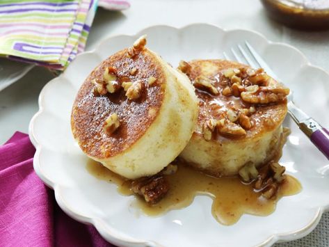 Butter Pecan Syrup Recipe, Pecan Syrup Recipe, Brunch Meals, Bailey Brownies, Pecan Syrup, Butter Pecan Syrup, Kardea Brown, Souffle Pancake, Soufflé Pancakes