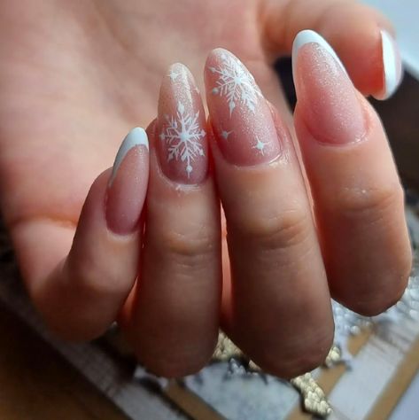 Light Pink Snowflake Nails, Simple Snowflake Nail Design, Nude Snowflake Nails, Christmas Snowflake Nails, Nails Snowflakes, Christmas Snowflakes Nails, Snowflake Nail Design, Snowflakes Art, Simple Snowflake