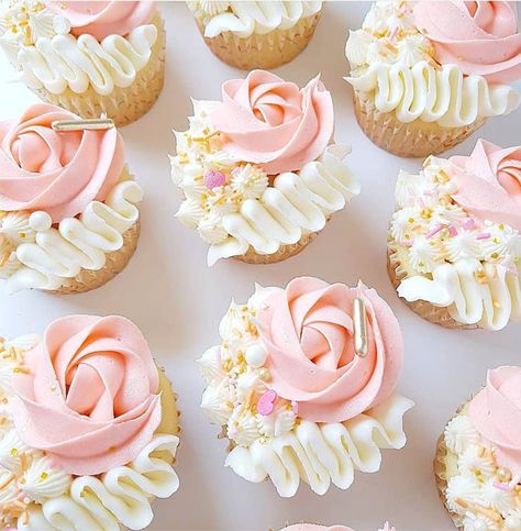 18. Soft Pink and White Buttercream Cupcakes Who doesn’t love those yummy scrumptious cupcakes that are all the rage in the dessert world today?... Elegant Cupcakes, Cupcake Decorating Tips, Fancy Cupcakes, White Buttercream, Pretty Cupcakes, Cupcake Decorations, Cupcake Cake Designs, Buttercream Cupcakes, Rose Cupcakes